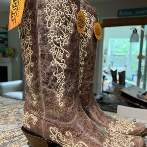 NWT Corral Brown Crater Bone Embroiderery A1094